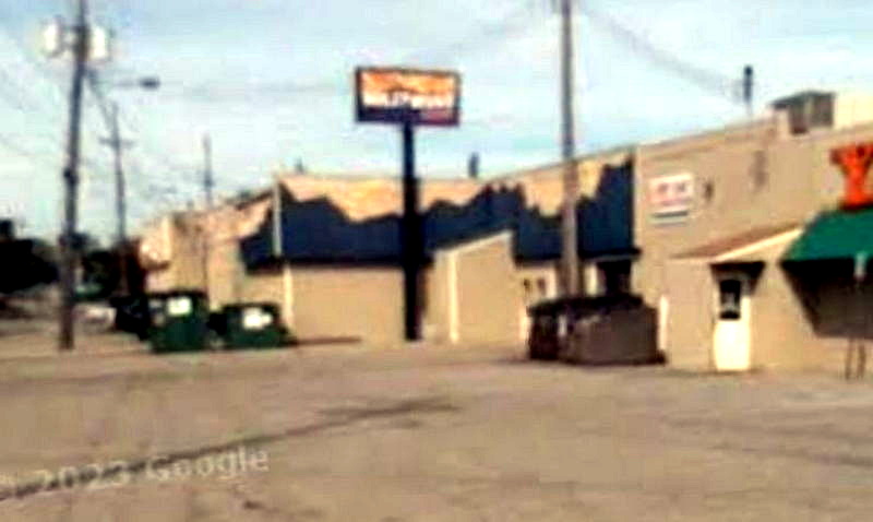 Hollywood Video - Lansing - 3021 E Saginaw St (newer photo)